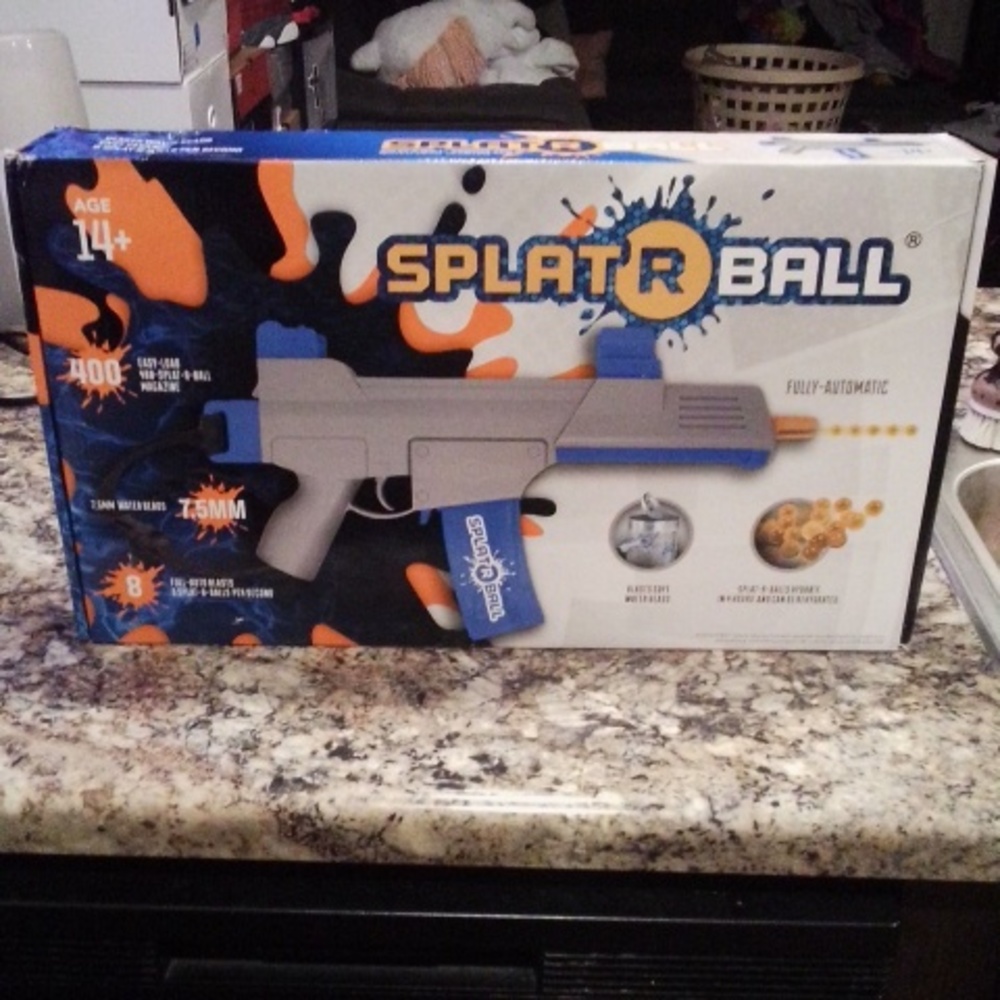 SPLAT R BALL GUN.